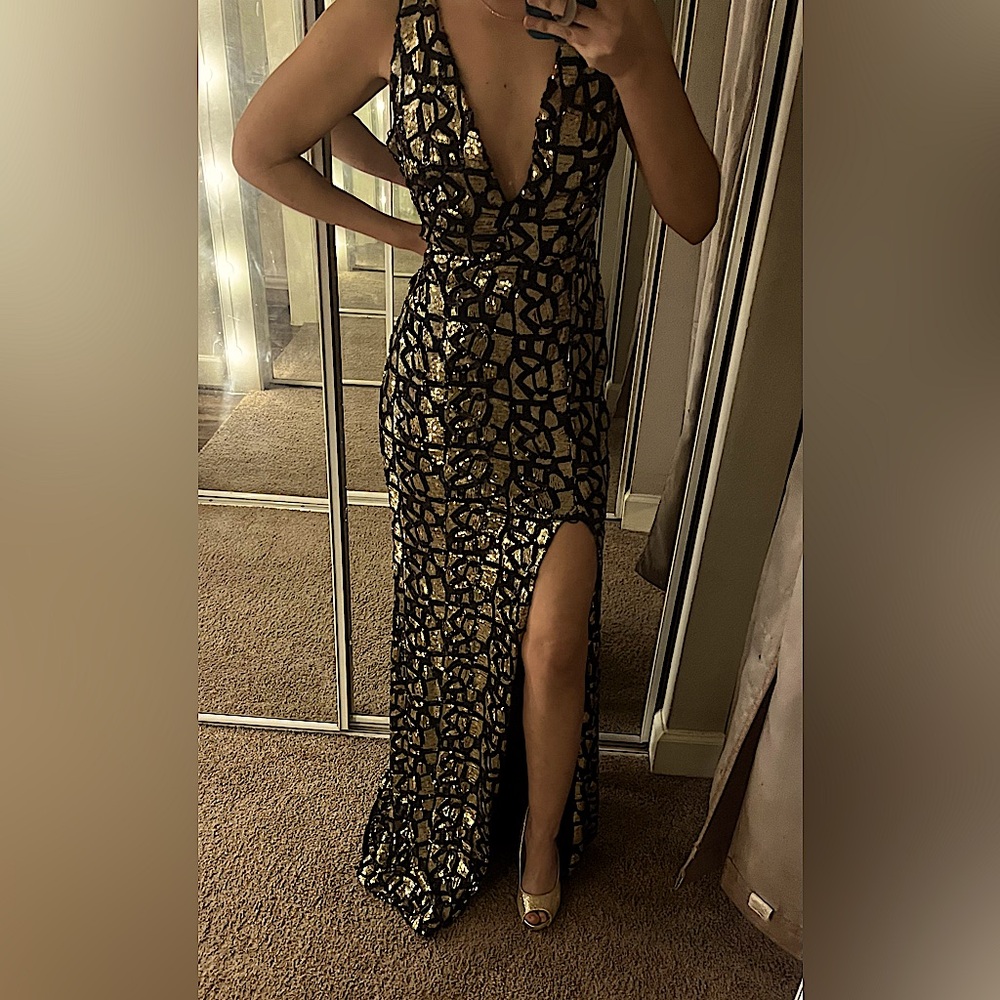 Windsor women’s designer black and gold full length sequin dress/gown